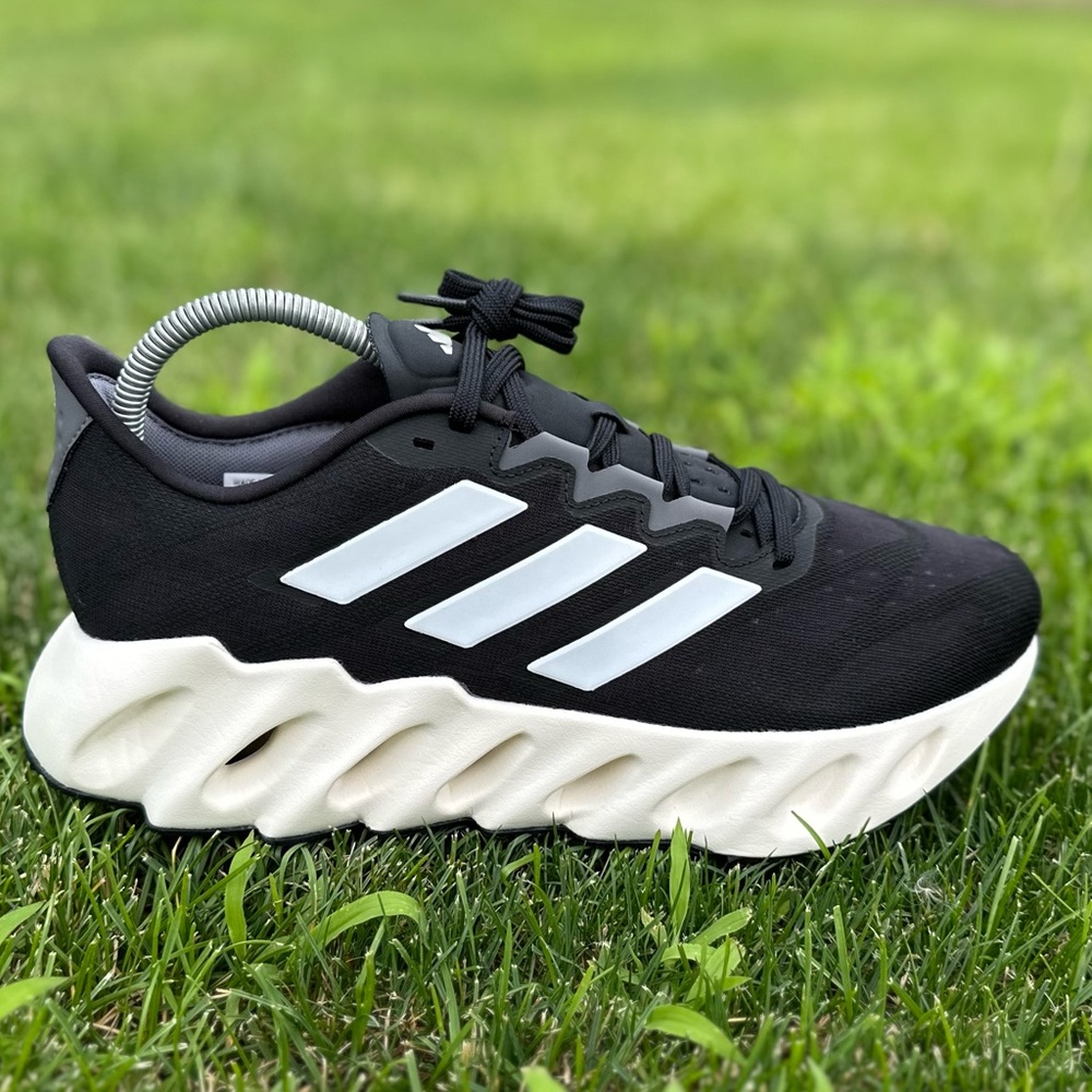 Brand new Adidas Switch FWD Core Black Men's running shoes